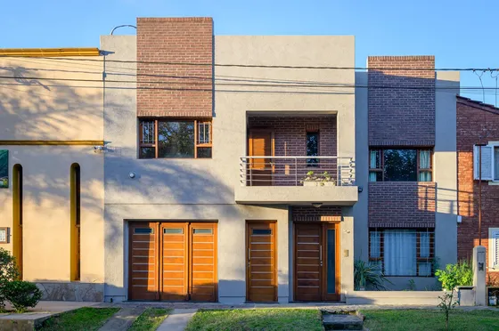 Casa En Venta En Junin, Cuatro Dormitorios