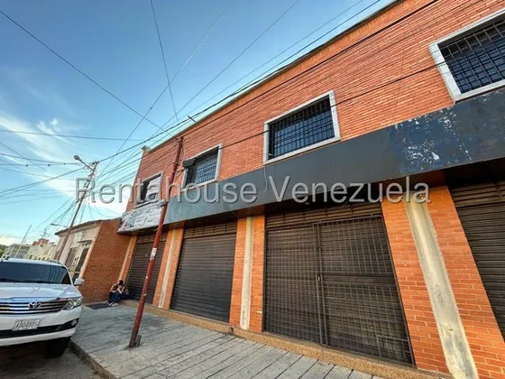 Local Comercial En Alquiler En Barquisimeto Crr 18 Ideal Para Cualquier Rubro! Cod 25 11239 Comunícate Soy Gabi Irastorza                                                                               