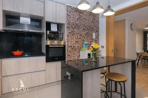 Departamento En Venta De 2 Dorm. En Las Condes