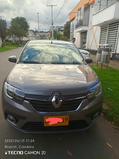 Renault Logan 1.6 Privilege / Intens