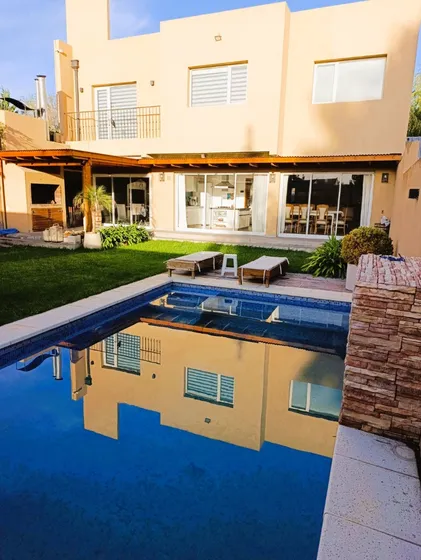 Excepcional Vivienda En El Corazon Del Barrio Parque