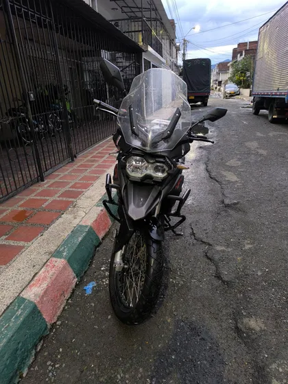 Adventour 250 Fi Abs Doble Canal