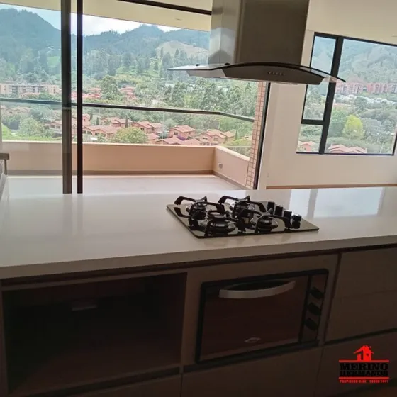 Apartaestudio En Arriendo En Puro Cuero. Cod A5608