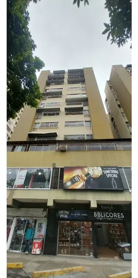 Vendo Apartamento 77m2 La Urbina 4222