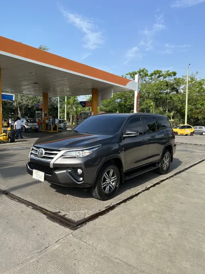 Toyota Fortuner 2.4 Street At 7as