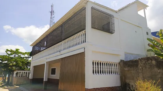 Se Vende Bella Y Espaciosa Casa En La Sabana Estado Vargas
