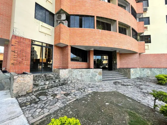 Mml Cod: 325044 Vendo Apartamento De Oportunidad Frente Al Sambil Res Portal De Mañongo; 90.000$ Clientes Directos
