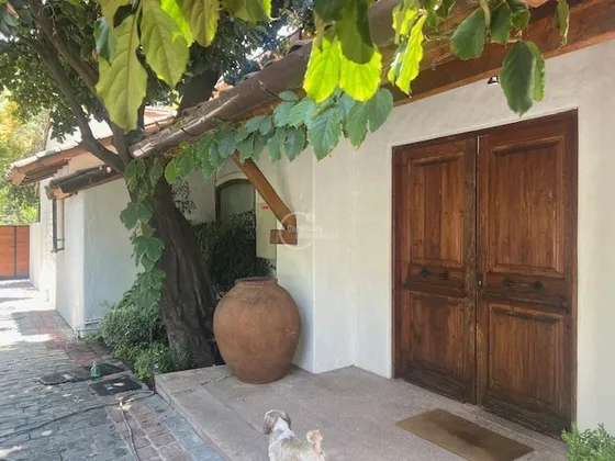 Casa En Arriendo De 5 Dorm. En Vitacura