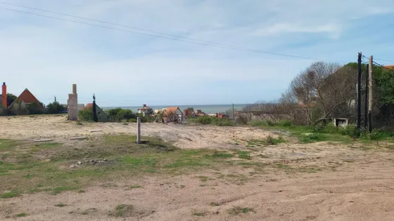 Oportunidad! Terreno En Padrón Único Nivelado A 120m De La Playa En Punta Del Diablo, Pronto Para Construir