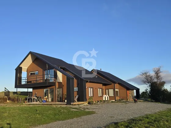 Casa De Ensueño En Puerto Varas Con Vistas Al Volcán