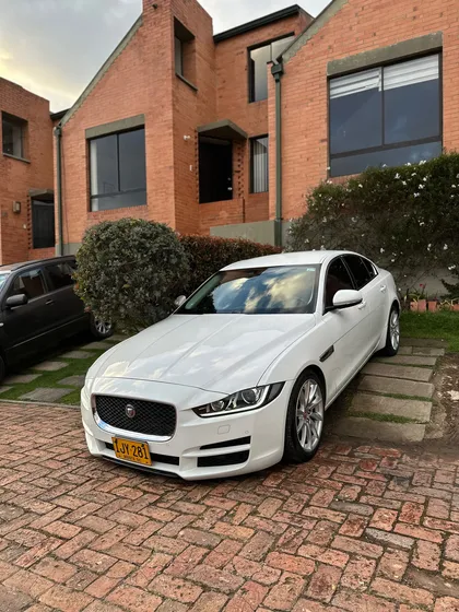 Jaguar Xe 2.0 I4 Pure