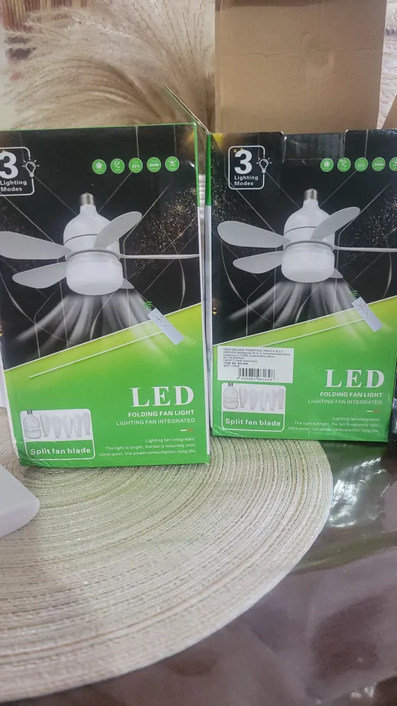 El problema principal es que cuando se va la luz y regresa, no mantiene la configuración anterior y hay que reprogramarlo con el control.