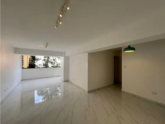 Se Vende Apto Los Naranjos 90mts 1h/3b/1p Calle Ciega