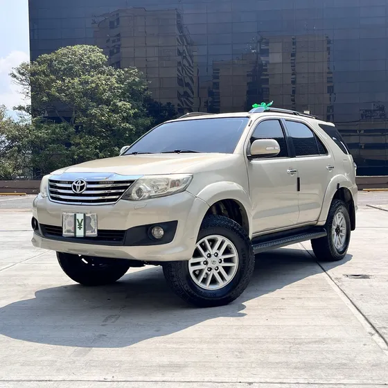 Toyota Fortuner Sr
