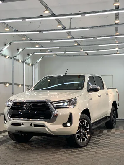 Toyota Hilux 2.8 Cd Srx 177cv 4x4 At