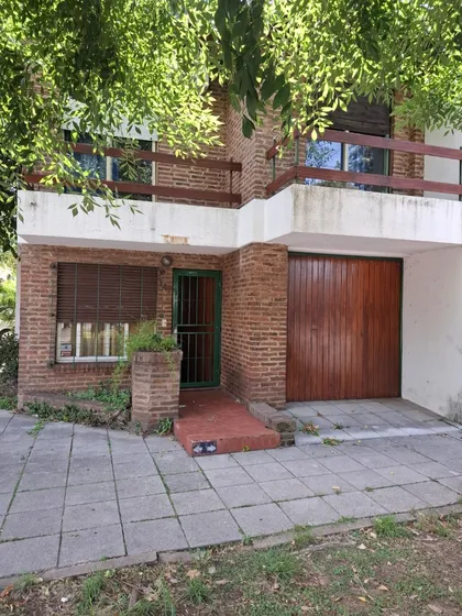 Casa En Venta - 4 Ambientes | Bernal