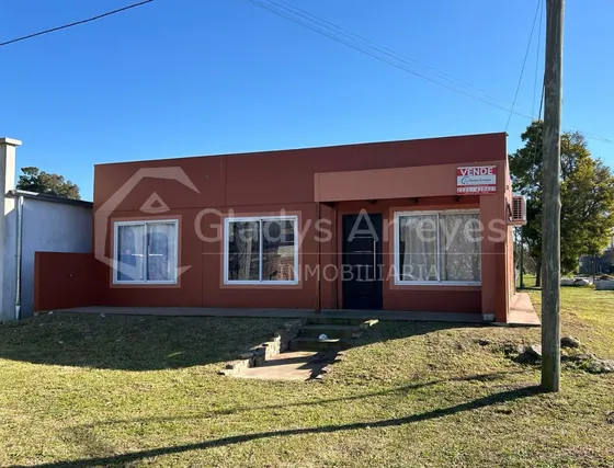 Casa En Esquina 18 Y 29 De Verónica, Partido De Punta Indio.