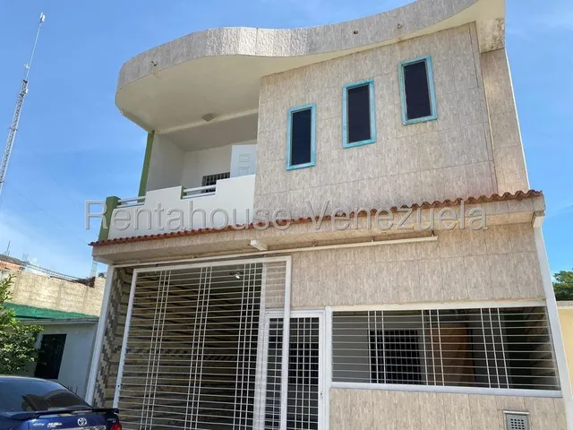 Yonny Silva Rentahouse Vende Casa En Urb. Altamira San Joaquín Rcys 25-13187