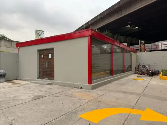 Alquilo Local 130m2 Las Mercedes 0750