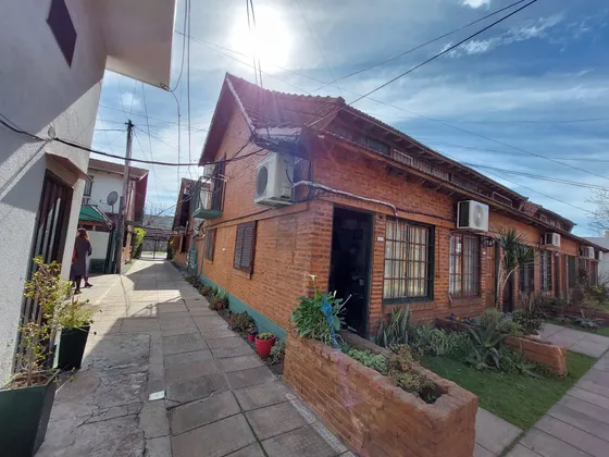 Dúplex De 3 Ambientes Con Cochera En Venta  Castelar