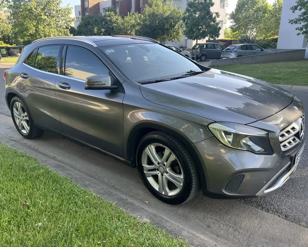Mercedes-Benz Clase GLA 1.6 Gla200 Urban 156cv