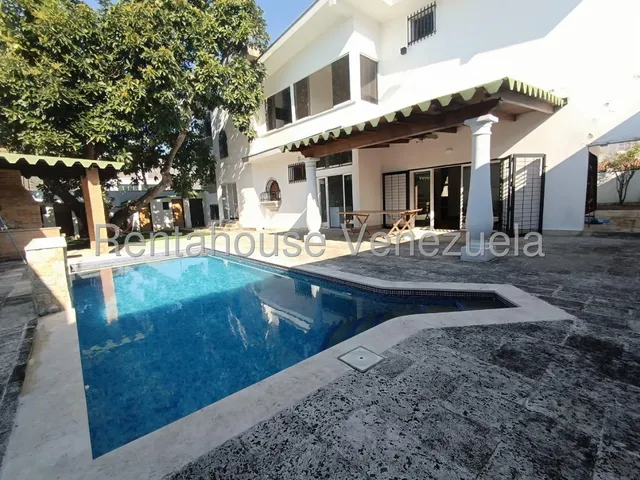 Jip 25-12536. Rent-a-house Vende Casa Quinta De 711.8 Mts2, 8 Hab, 8 Salas De Baños, Piscina, Caney, Y Mucho Mas. Urb. El Castaño, Maracay