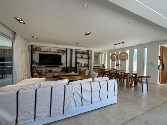 Departamento En Venta - 3 Dormitorios 3 Baños - Pinamar