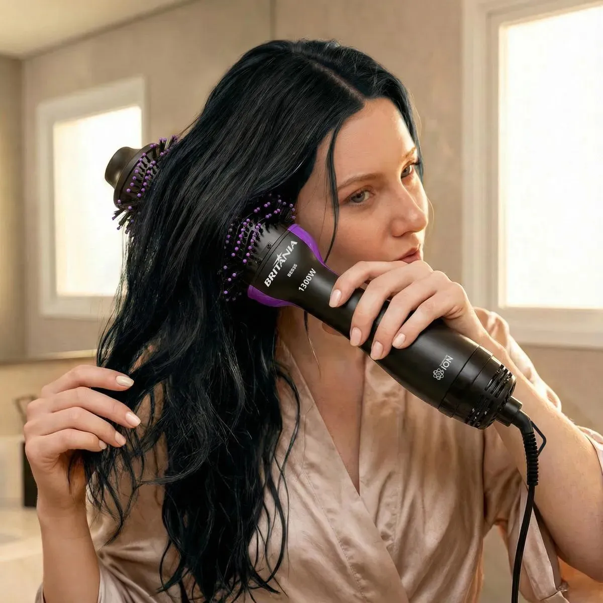 Escova Secadora Britânia 4 em 1 Nanocerâmica 1300W BES35 Bivolt