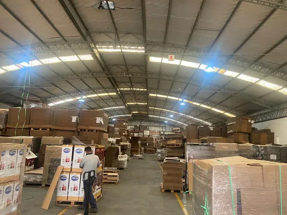 Excelente Galpon En Predio Industrial A Metros De Ramal Escobar