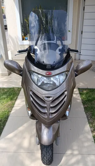 Kymco Grand Dink 250 C.c.