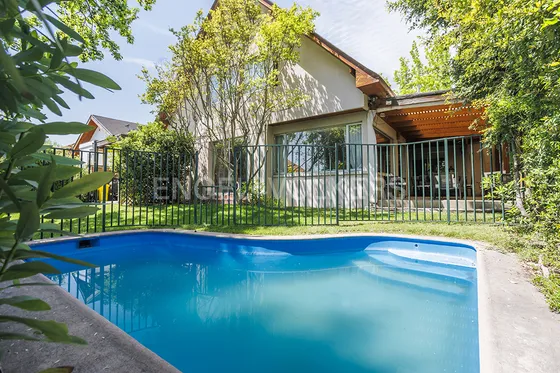Casa En Venta - San Carlos De Apoquindo