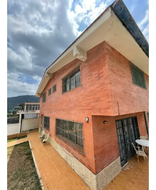 Casa En Venta En La Trinidad 4h/ 4b/ 4p