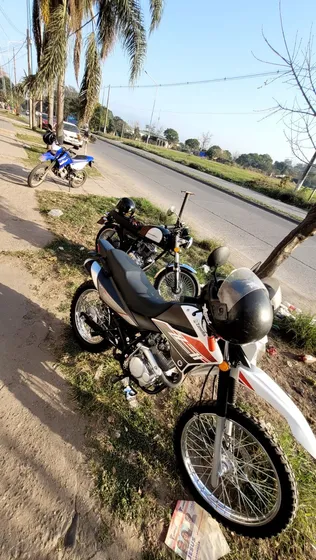 Zt 150 Zanella Poco Quilometraje Blanca Detalles Mínimos