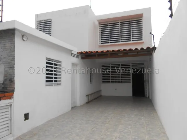  Mehilyn Perez Vende Espectacular Casa Ubicada Urb Nueva Segovia En Barquisimeto  Contacta Profesional Inmobiliario  