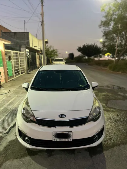 Kia Rio 1.6 Ex Sedan Mt