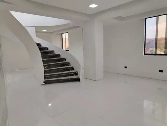 Se Vende Amplio Penthouse  De 3 Niveles, Ubicado En La Urb El Bosque 007jsc