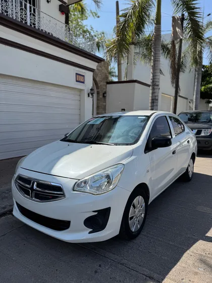 Dodge Attitude 1.2 Se At