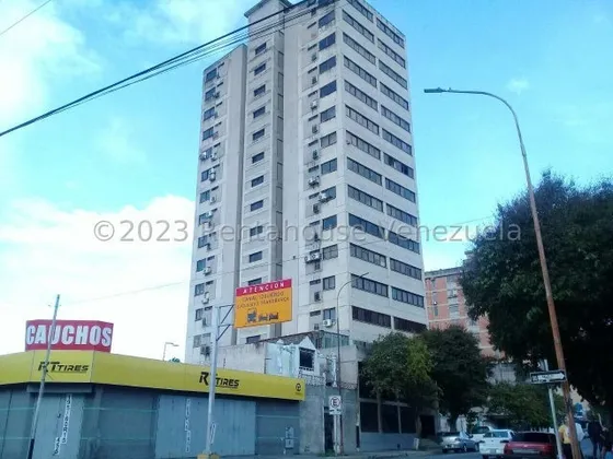 Maritza Lucena Tiene Excelente Oportunidad De Alquiler De Oficina Al Este De Barquisimeto, Moderna. Amplia, Segura Y Cómoda, Ideal Para Centro Médicos, Sin Cortes Eléctricos, Vigilancia 24/7. 