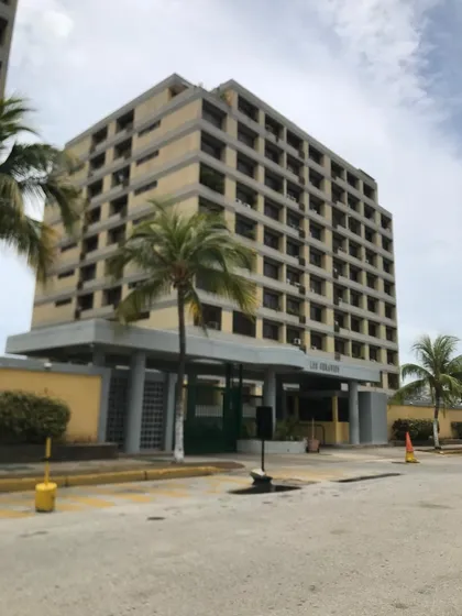 Apartamento En Venta Urb. Maneiro Ic-00500