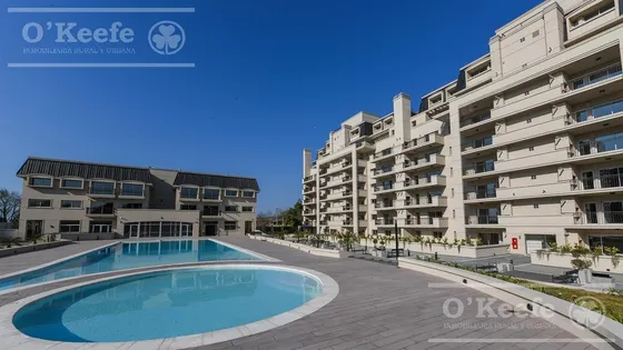 Klover Plaza - Emprendimiento Premium En Barrio Parque Bernal - La Seguridad De Tenerlo Todo