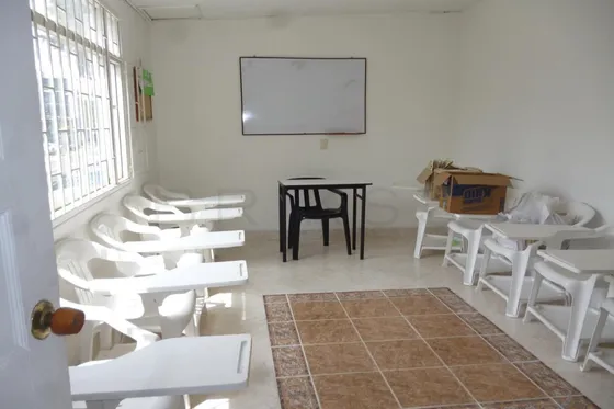 Casa En Arriendo/venta En La Castellana. Cod V6751