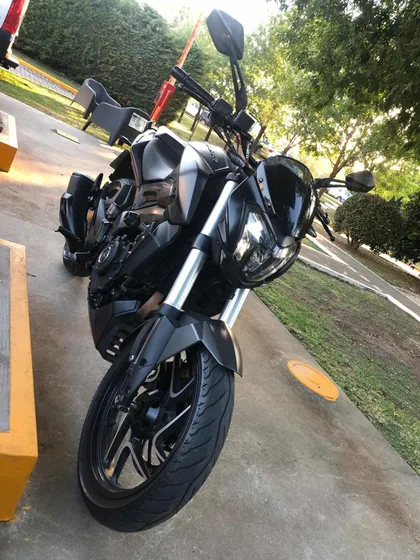 Dominar 400 Bajaj Ug