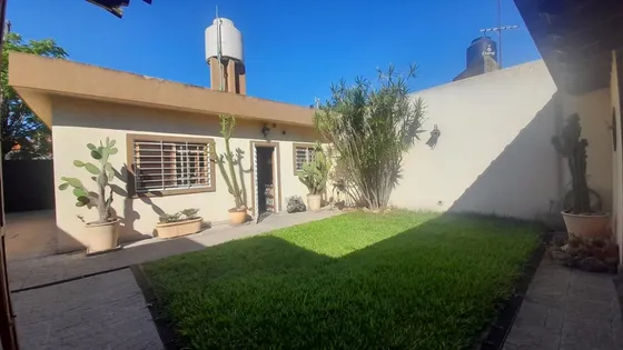 Casa En Venta Apto Credito Pablo Podesta 3 Amb. 