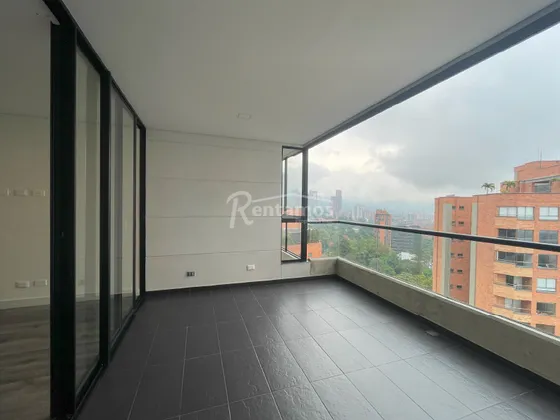 Apartamento En Arriendo En El Tesoro. Cod A776217