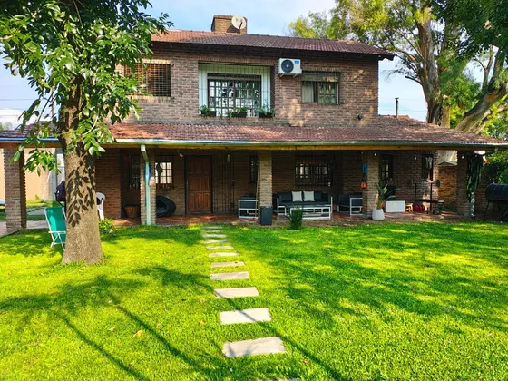 Casa En Venta Parque Leloir 