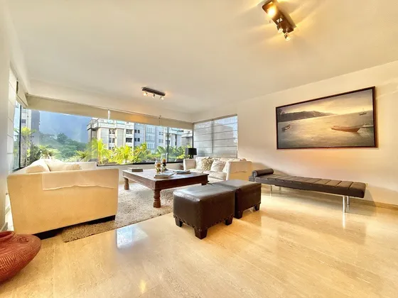 Apartamento En Alquiler De 170 M2 En Colinas De Valle Arriba