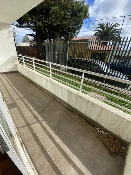 Departamento En Primer Piso Con Estacionamiento 