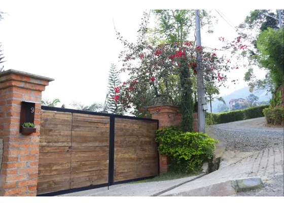 Venta Casa Con Lote Sabaneta La Doctora