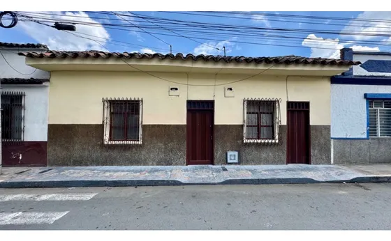 Casa De Un Piso Con Apartaestudio En Venta Barrio Nuevo Palmira Valle