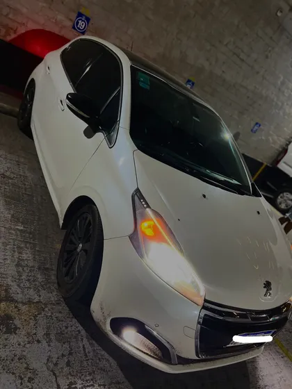 Peugeot 208 1.6 Feline